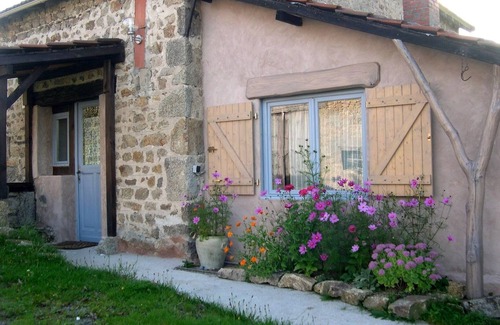 Lachaux House | Rest and enjoy the Gîte du Petit Puits. You're home!