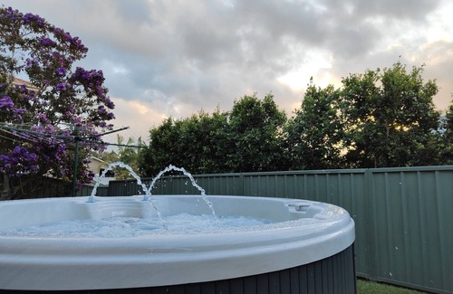 Long Jetty Apartment | Rest and Recover with Sunsets Over The Lake - MAGNESIUM SPA and ICE BATH