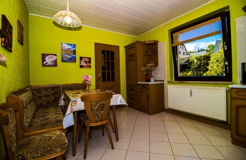 Bernsbach Apartment | Rest and relaxation on the balcony of the Ore Mountains