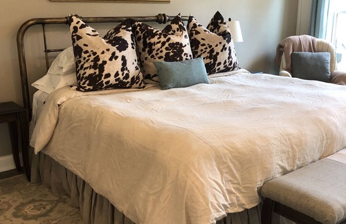 Brenham House | Rest and Renewal for you! Just 3 miles to Brenham