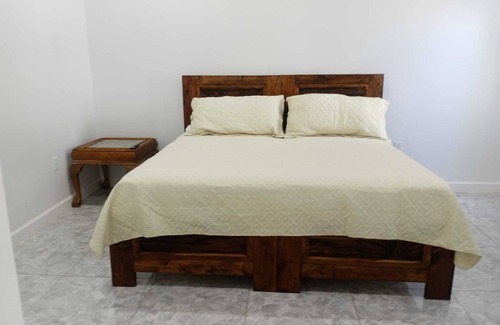 Marsh Harbour Apartment | Rest Easy Nightly Rental Charming 1-bedroom with AC, WiFi in Marsh Harbour