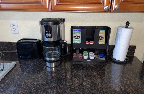 Sunrise Apartment | Rest Up and Relax 2BDRM/King Bed