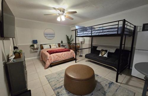Pinecrest West Park House | Restful Sleep - Close to TPA