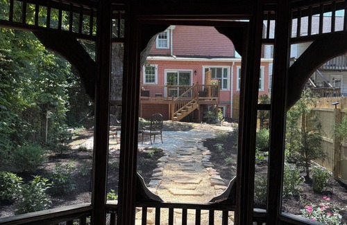 Berkeley Springs House | Restored 1870s 4BR, 2.5 bath, formal dining, in the heart of Berkeley Springs