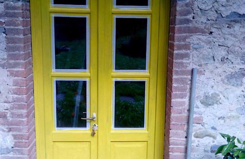 Sant'Andrea di Compito House | Restored barn with large pool and mountain stream