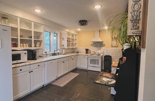 Bluffton Other | Restored farmhouse just steps from the Katy Trail