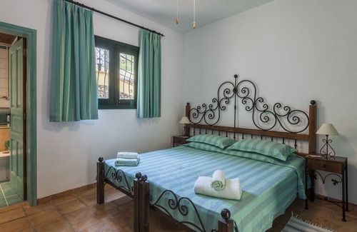 Valle de San Lorenzo Villa | Restored finca.,large terrace, garden, private pool, jacuzzi, great views.