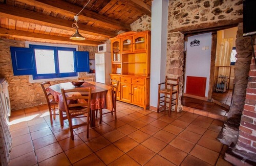 Riudaura Cottage | Restored mill 4 p, heated communal swimming pool (S Sta. to P. Decbre.)
