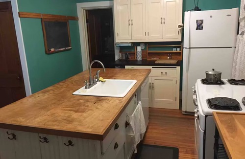 Des Moines House | Restored Victorian, Walk & Bike