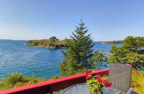 Al Municipality House | Retreat Øklandsnes