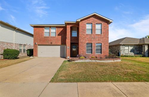 Little Elm House | Retreat close to Lewisville Lake with pool, pet ok