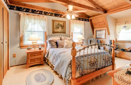 Dover House | Retreat for Fishermen, Hunters, Gatherings, and Romance !!