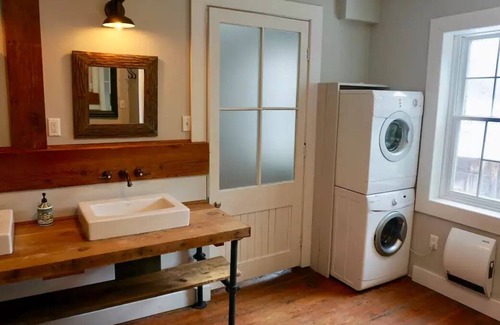 King Other | Retreat, Rekindle & Relax, Super host and zero check out chores