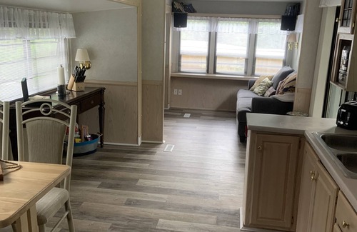 Blind Bay House | Retreat to Clancy on water front with private dock