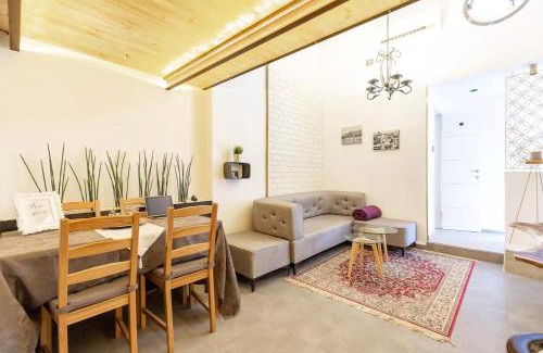 Jaffa Apartment | Retro Loft By The Beach★