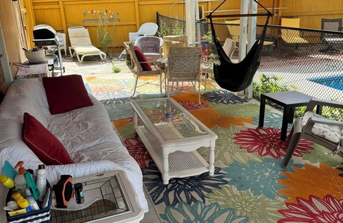 Littleton House | Retro modern house with Pool, AC, great patio, stocked kitchen - No cleaning fee