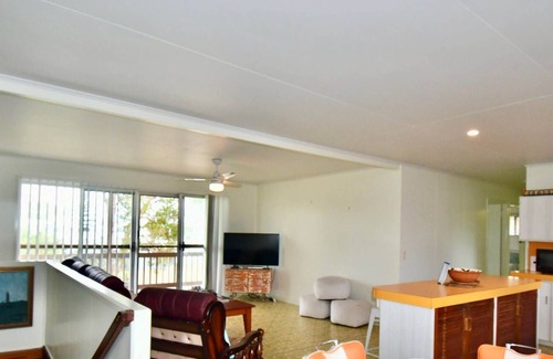 Woodgate House | Retro Retreat one street from the Esplanade
