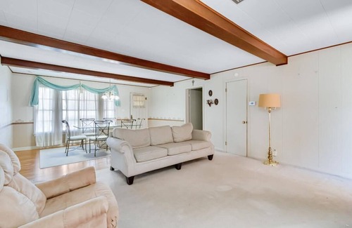 Washington House | RETRO RETREAT - Perfect Get Away In Washington, La with WiFi, AC & MORE