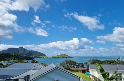 Whangarei Heads House | Retro styled classic kiwi bach in Taurikura