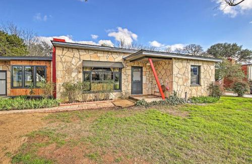 Blanco House | Retro Updated Blanco Abode - Steps to Main Street!