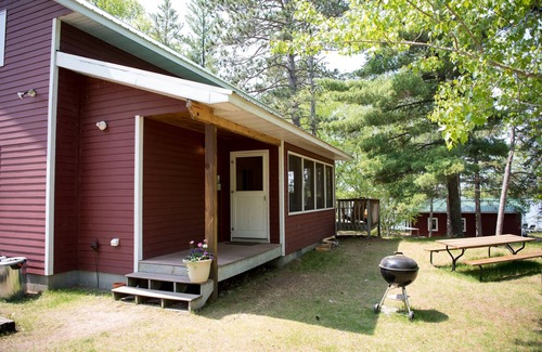 Park Rapids Cabin | Reunion Cabin with Loft & Screen Porch at Resort - #1 Speciality Lodging in PR