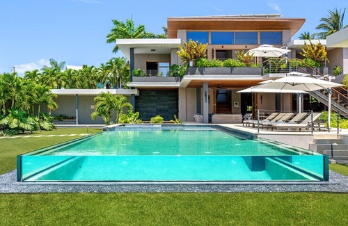Mammee Bay Villa | Reverie - - A breathtaking modern and sophisticated 5-Bedroom luxury villa located in Old Fort Bay Jamaica that redefines contemporary living.
