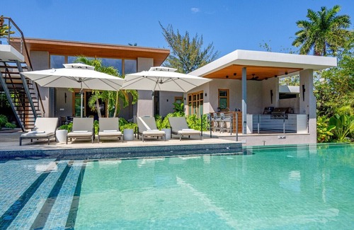 Mammee Bay Villa | Reverie - - A breathtaking modern and sophisticated 5-Bedroom luxury villa located in Old Fort Bay Jamaica that redefines contemporary living.