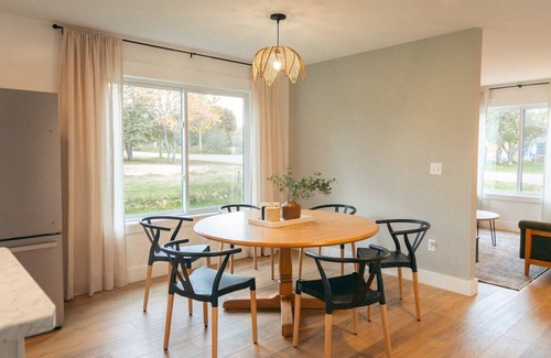 Mohawk Cottage | Revitalize! NEW, near gas, food, Bohemia
