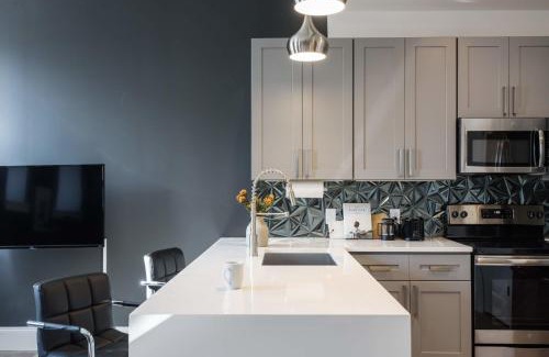 Lafayette Square Apartment | Revived LF Square 1BR with Rooftop by Zencity