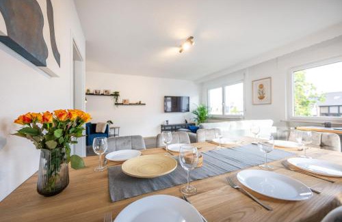 Urbar Apartment | Rhein-View-Oase für große Gruppen - Parkplätze