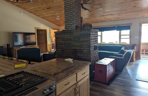Annapolis Subdivision D House | "Rhodiesrest/BEST Lake in NS/7kayaks/2 paddleB/Sleep10/wifi/New Beds/Firewood