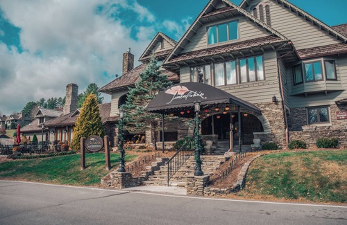 Blowing Rock Condo | Rhododendron 4 | Restaurant, Pool, Spa