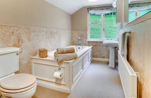 Builth Wells Ski Chalet | Rhosferig Lodge in Builth Wells