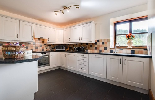 Cemmaes House | Rhyd y Gorlan - Three Bedroom House, Sleeps 7
