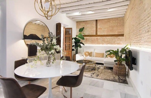 Granada City Center Apartment | Riad Alhambra Delux 2