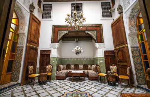 R'habet Zbib House | Riad Ancestral au Cœur de la Médina de Fès Avec Superbe Terrasse Panoramique