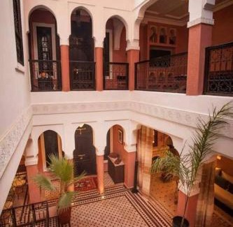 Bab Taghzout House | Riad Mounlight