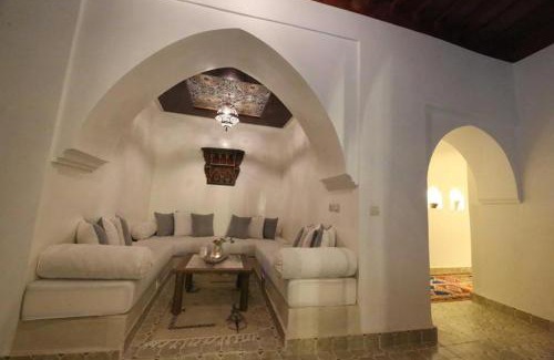 Sidi Abdallah Ghiat House | Riad Oum Exclusive