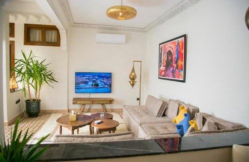 Bab Taghzout House | Riad Sabria