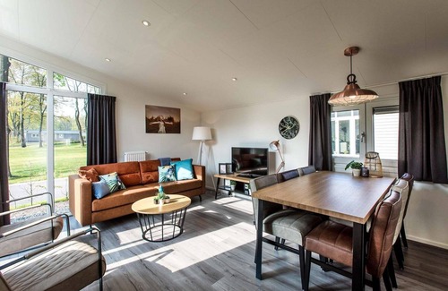 Beekbergen-Zuid Ski Chalet | ✓ Rialto at Recreatiepark Beekbergen ✓ Holiday home for 6 persons ✓ Located in Beekbergen (Gelderland) ✓ Holiday park on the Veluwe ✓ Book directly through the park
