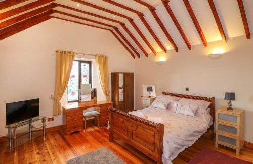 Holestone Moor House | Riber View Barn