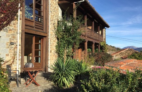Basieda Apartment | Richard and Suzanne Aparment cozy with an incredible views, quiet Valley.