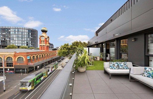 Richmond Apartment | Richmond Retreat - unbeatable convenience and lifestyle at your doorstep