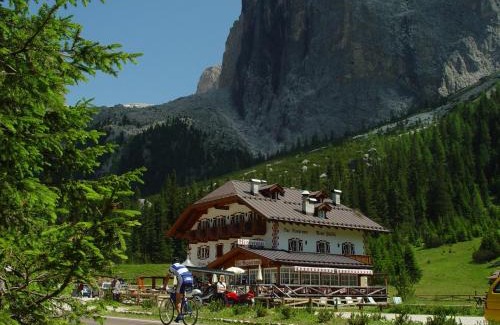 Canazei Hotel | Rifugio Monti Pallidi