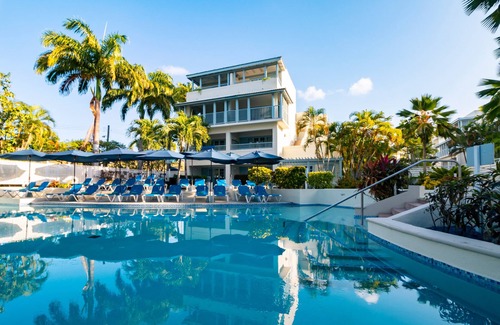 Hastings Hotel | Right at Savannah’s Beachfront! 2 Large Units w/View, Onsite Pool, Parking!
