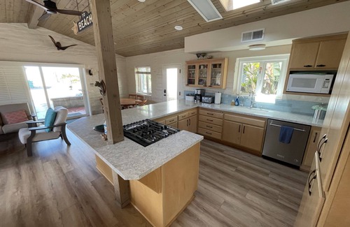 Carpinteria House | Right on the Sand, 4 Bedroom Beach House!