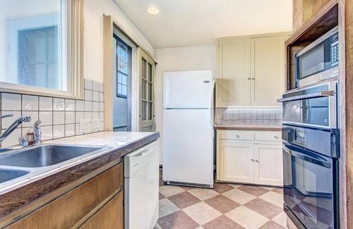 Del Mar House | Right on the sand! Oceanfront Historic Retreat