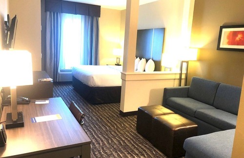 Barker Hotel | Ring Of Honor 4 Years Running Top 1% on TripAdvisor and Booking.com