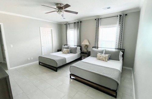 Venice Cabin | Rip Line Lodge at Venice Marina- 3bedroom/2bath lodge