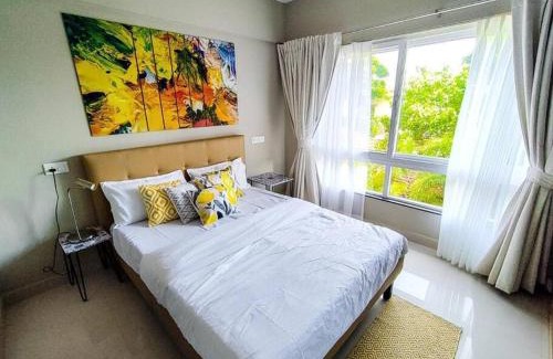 Nerul Apartment | Ripples:Pool facing/RiverView/7 mins to Coco Beach